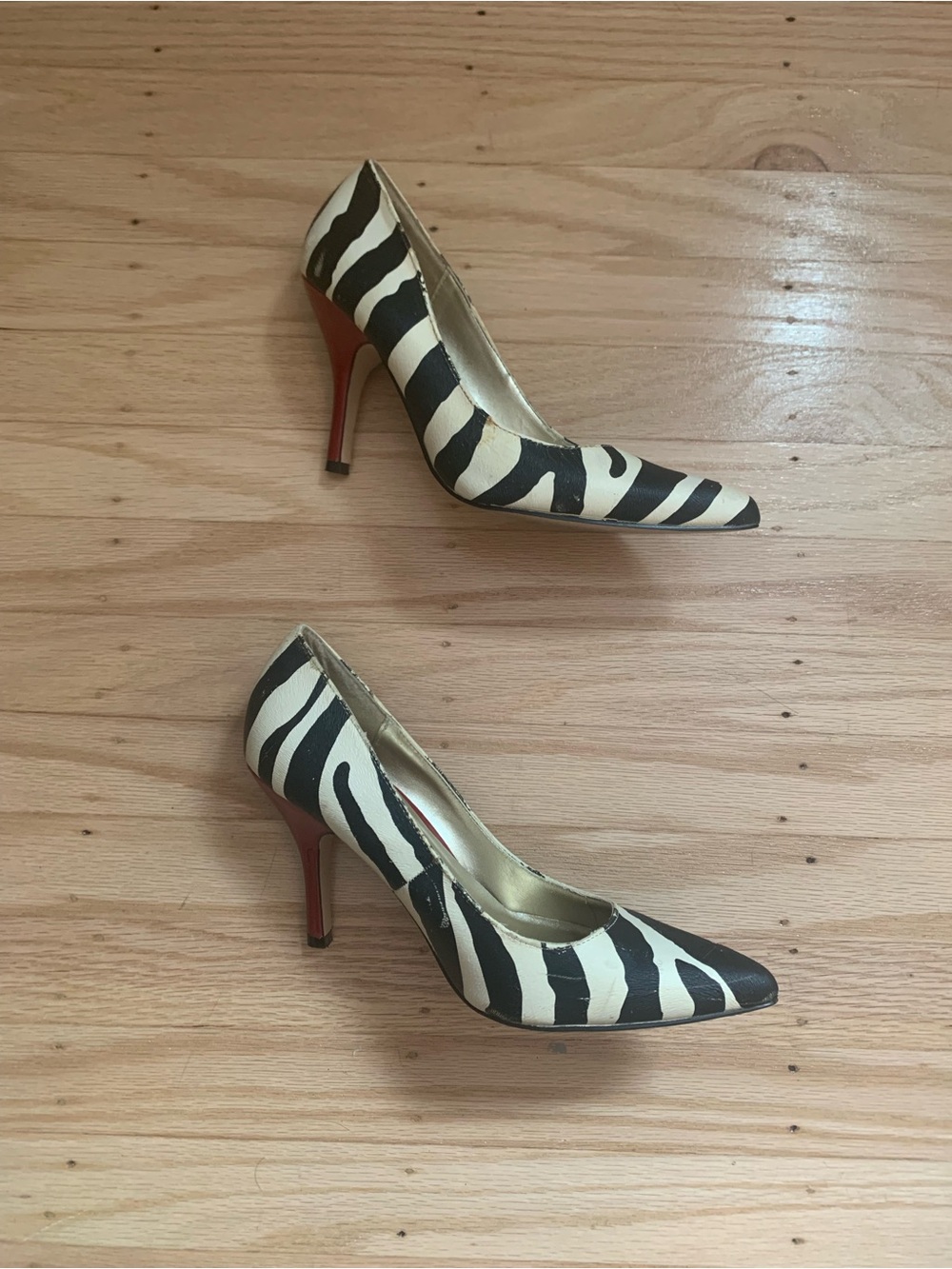 Rampage black and cream colored zebra print heels